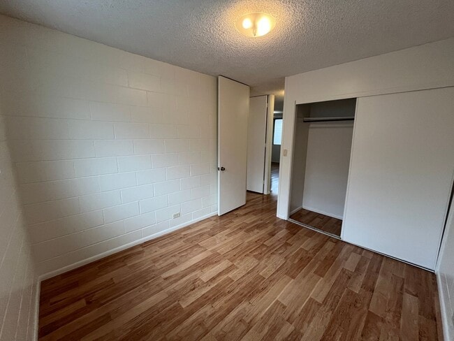 Building Photo - Salt Lake (Honolulu) Ilima West - 2 bedrooms, 1 bathroom with AC, 1 assigned parking