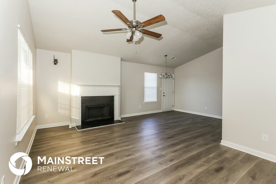 Building Photo - 459 Eagles Crossing Cir