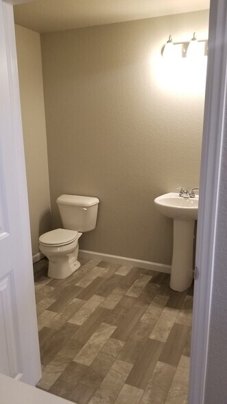 Building Photo - 1055 Petra Heights