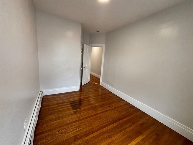 Building Photo - 393-393 Highland Ave