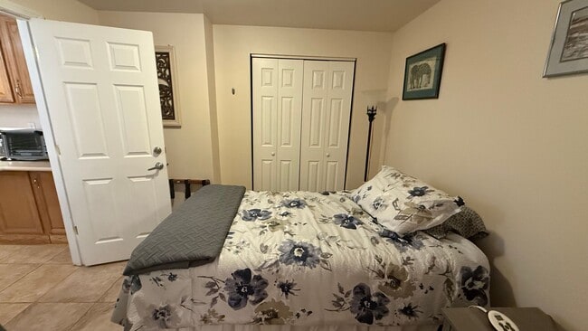 Building Photo - Country living on the Hillside of Anchorage!  (2) Bed, (1) Bath furnished unit!