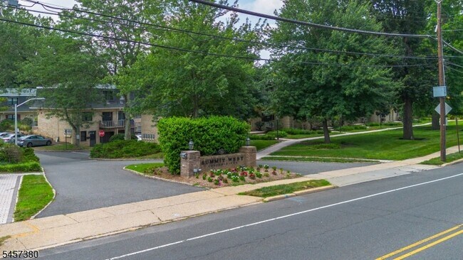 Building Photo - 768 Springfield Ave