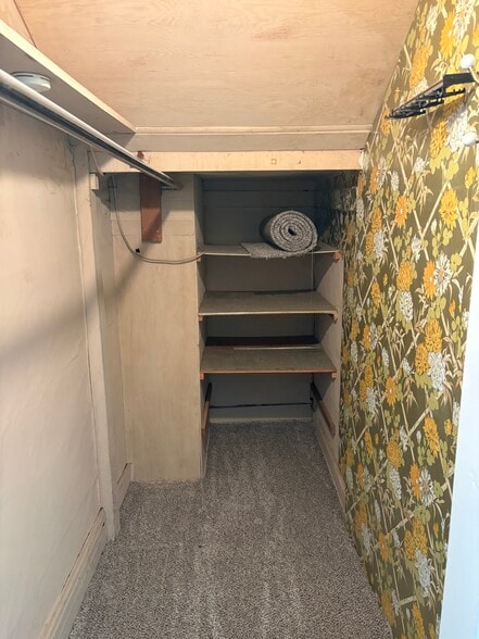 Master closet - 514 Kaweah St