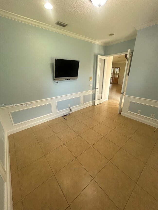 Building Photo - 240 Isle Verde Way