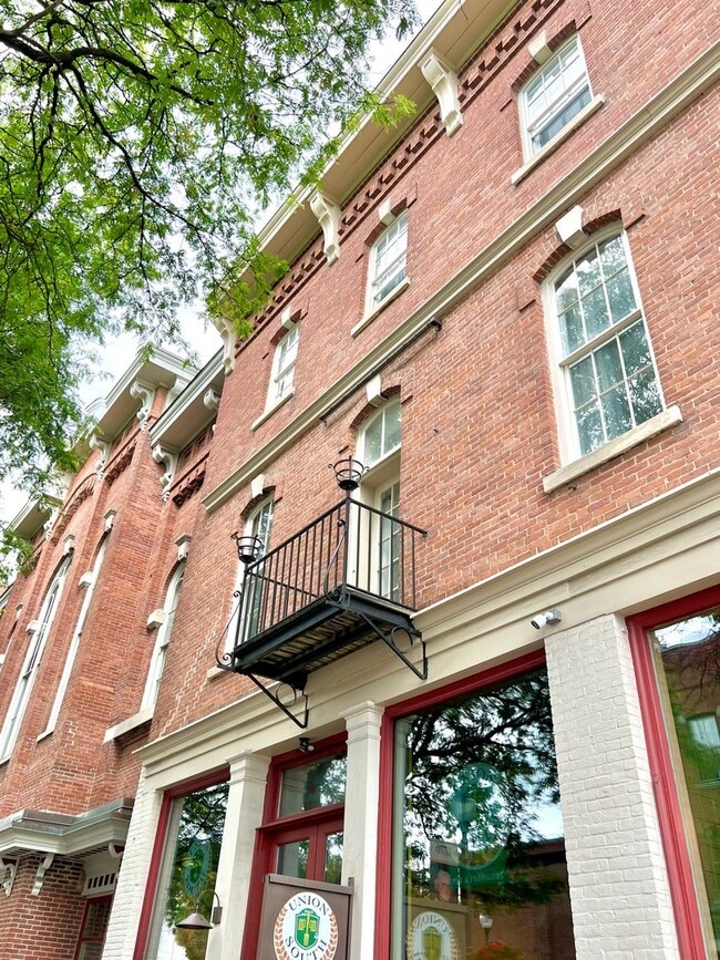 Building Photo - Putnam Block Hotel - One Bedroom Apartment...