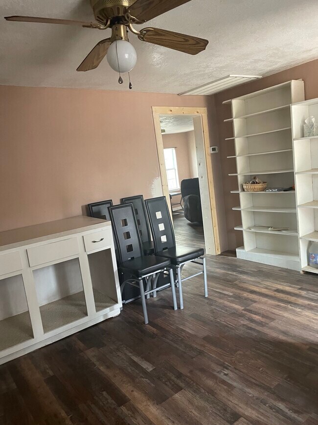 Building Photo - 1307 E Gallego Ave