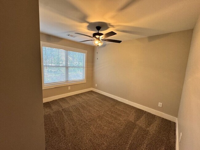 Building Photo - 515 Boulevard