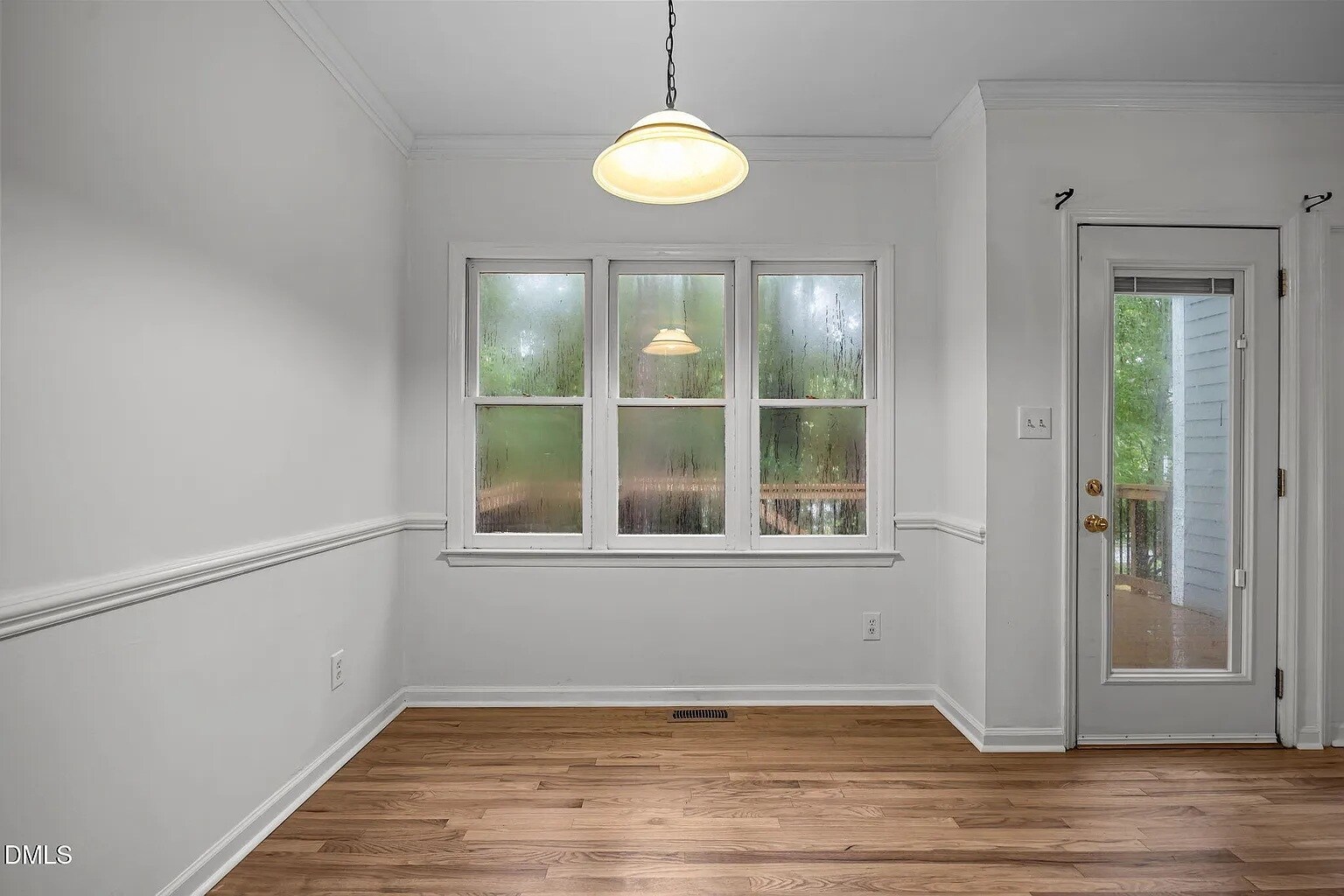 Kitchen Eating Area - 1033 Oak Lake Ct