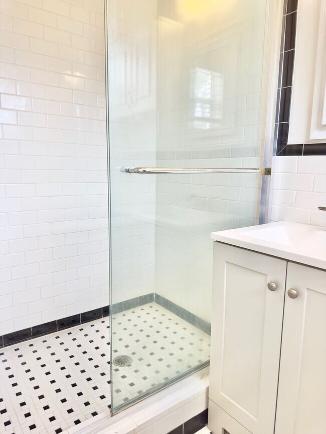 Building Photo - 3bed/2bath Home Off Treasure Island Causew...