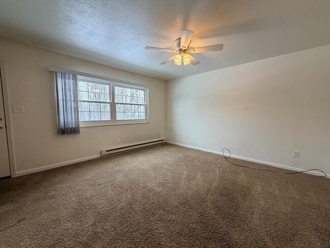 Building Photo - 1915 Young St