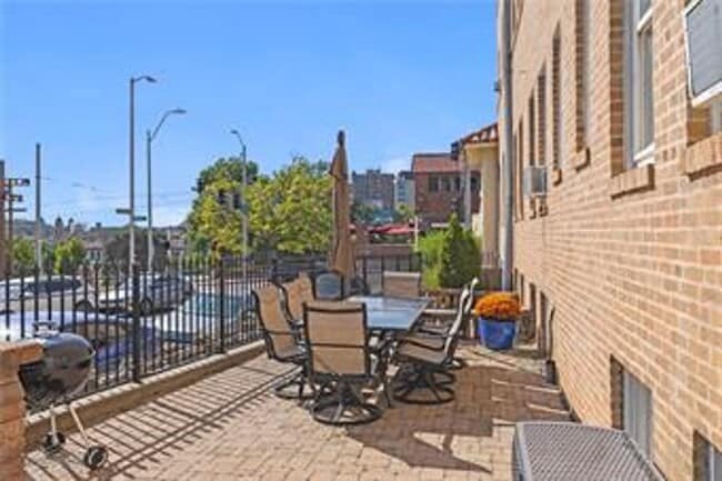 Building Photo - {4555 #205} Ponce De Leon Condo Available ...