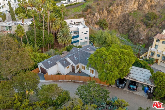 Building Photo - 2370 San Marco Dr