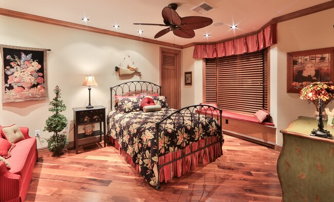 Building Photo - Luxury Living in Coronado's Regatta Bay Co...