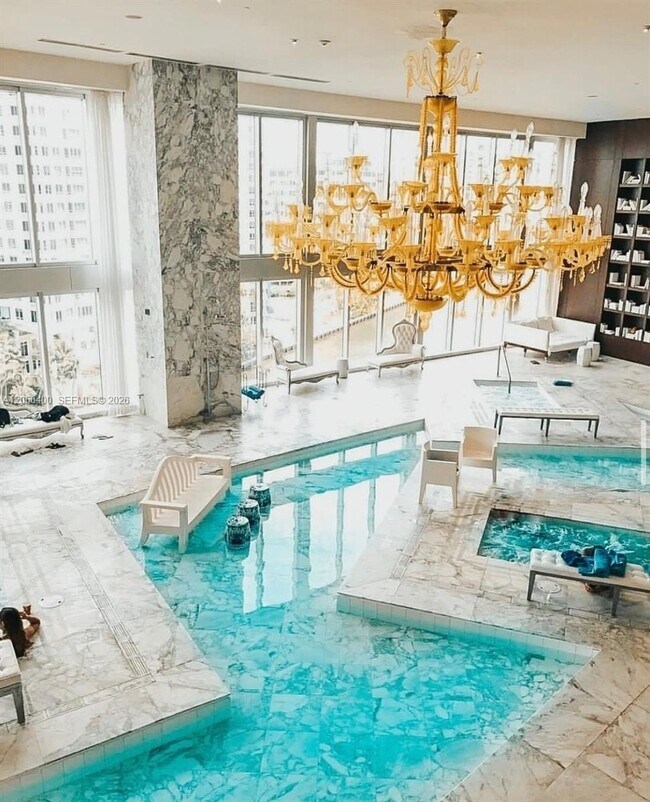 Building Photo - 475 Brickell Ave