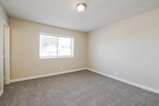 Building Photo - 625 Bismark Ave