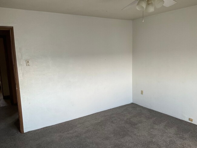 Building Photo - Charming 3-Bedroom 1 bath rental home in H...