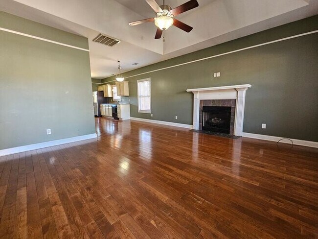 Building Photo - Charming Bungalow at Historic Seminary Ridge