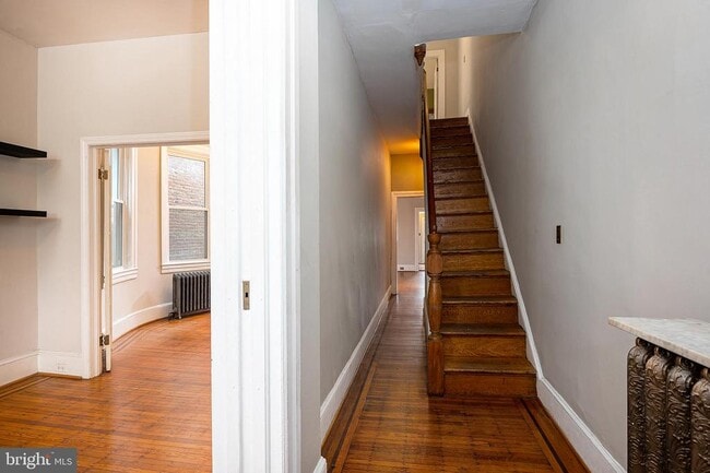 Building Photo - 4018 Roland Ave