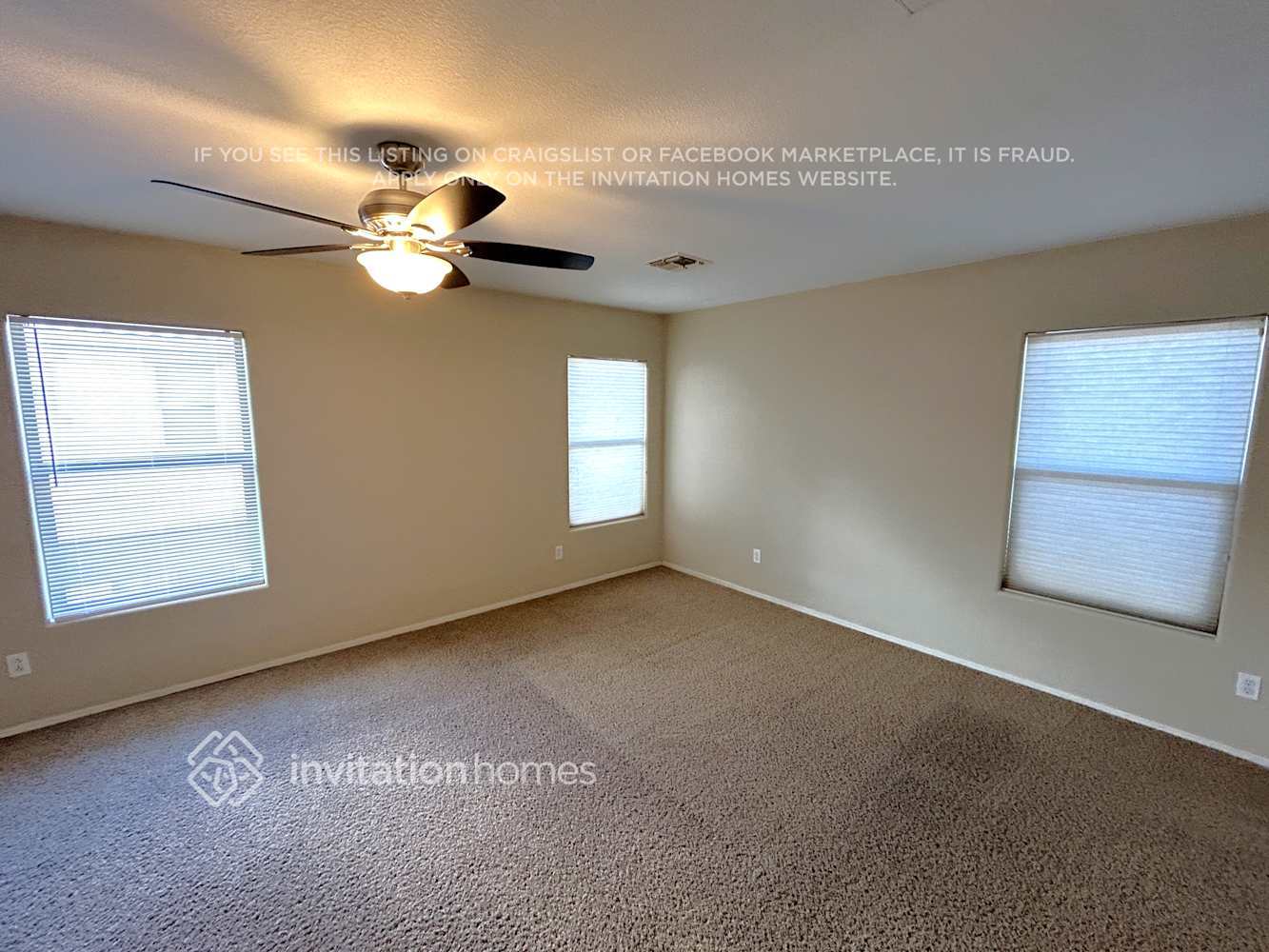 Building Photo - 6446 W Valencia Dr