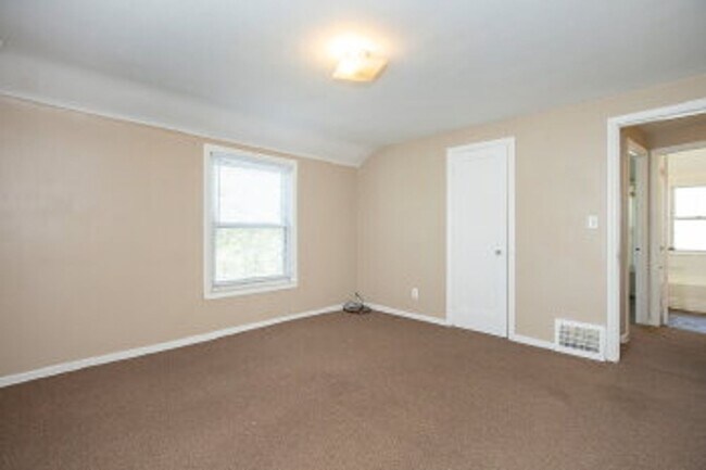 Building Photo - 25141 Treadwell Ave