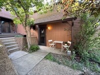 Building Photo - Spacious End-Unit Townhome in Scenic Shanahan Ridge