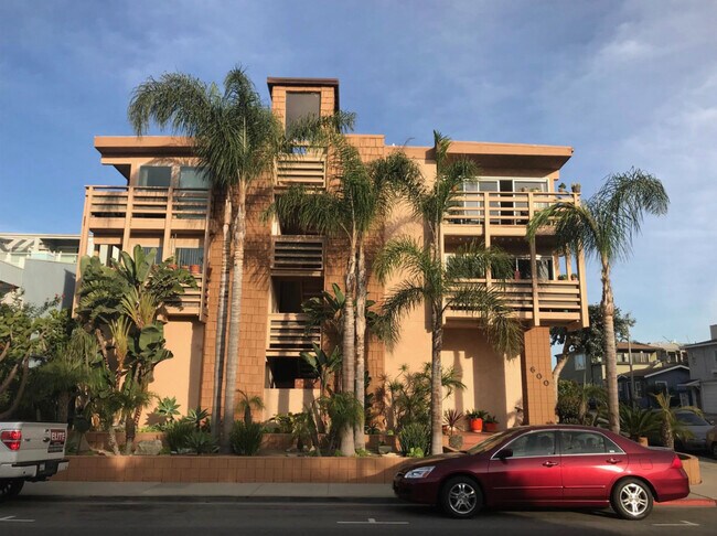 Primary Photo - 600 Monterey Blvd