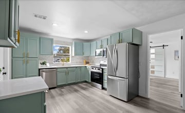 Building Photo - 814 Hall St