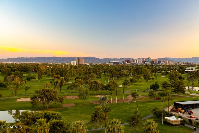 Building Photo - 1040 E Osborn Rd