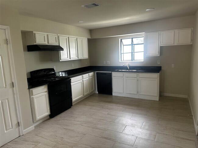 Building Photo - 11802 Leitrim Way