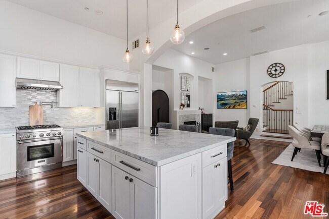 Building Photo - 5734 S Celedon Creek