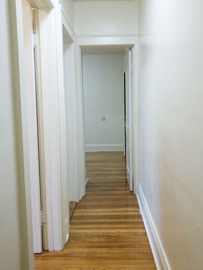 Building Photo - 147 Fellows Ave