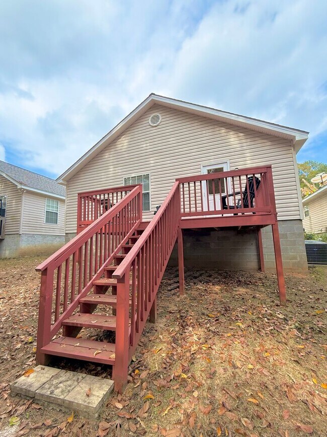 Building Photo - Charming 3BR Home in a Prime Tallahassee Location!!