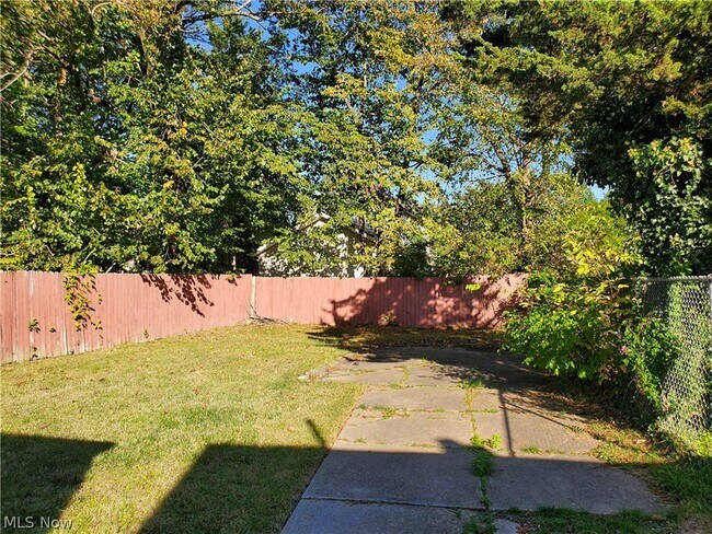 Building Photo - 4287 E 162nd St
