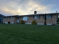 Building Photo - 93 Briarwood Dr