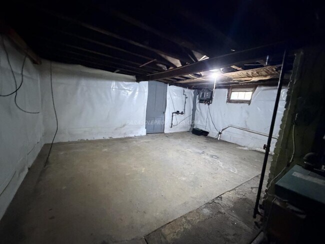 Building Photo - 1007 Stafford Ave