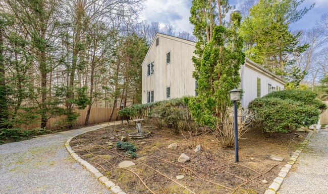 Building Photo - 13 Sycamore Dr