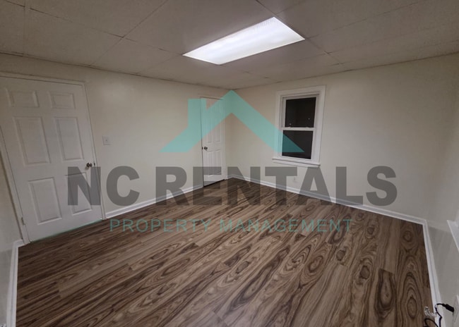 Building Photo - 1302 Cypress St