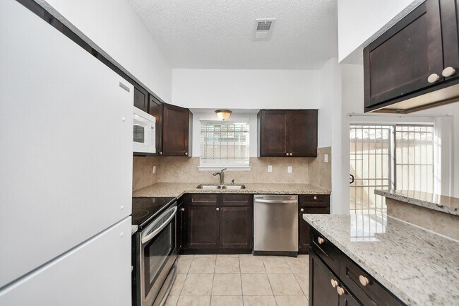 Building Photo - 12500 Brookglade Cir