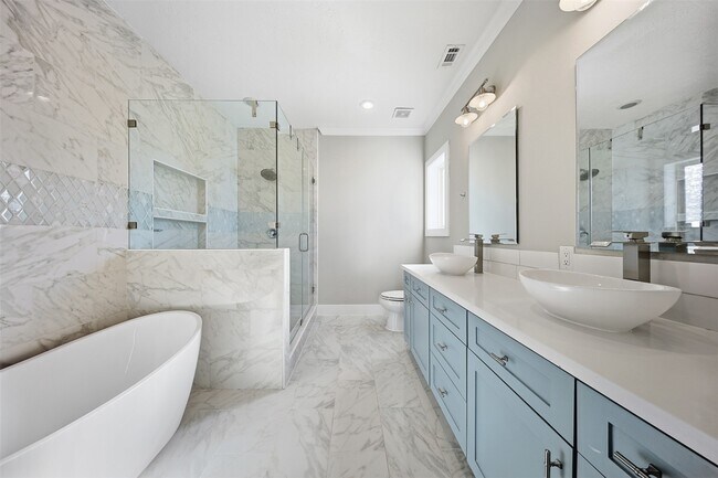 Building Photo - 514 E 29th St