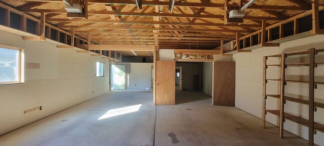 Building Photo - 4 Bedroom Home with Large Shop