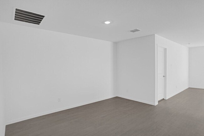 Building Photo - 1025 MacNab Dr