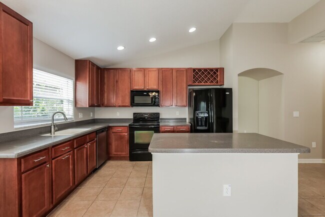 Building Photo - 433 Down Pine Dr