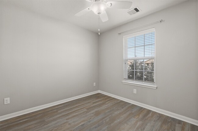 Building Photo - 12201 Seacrest Ln