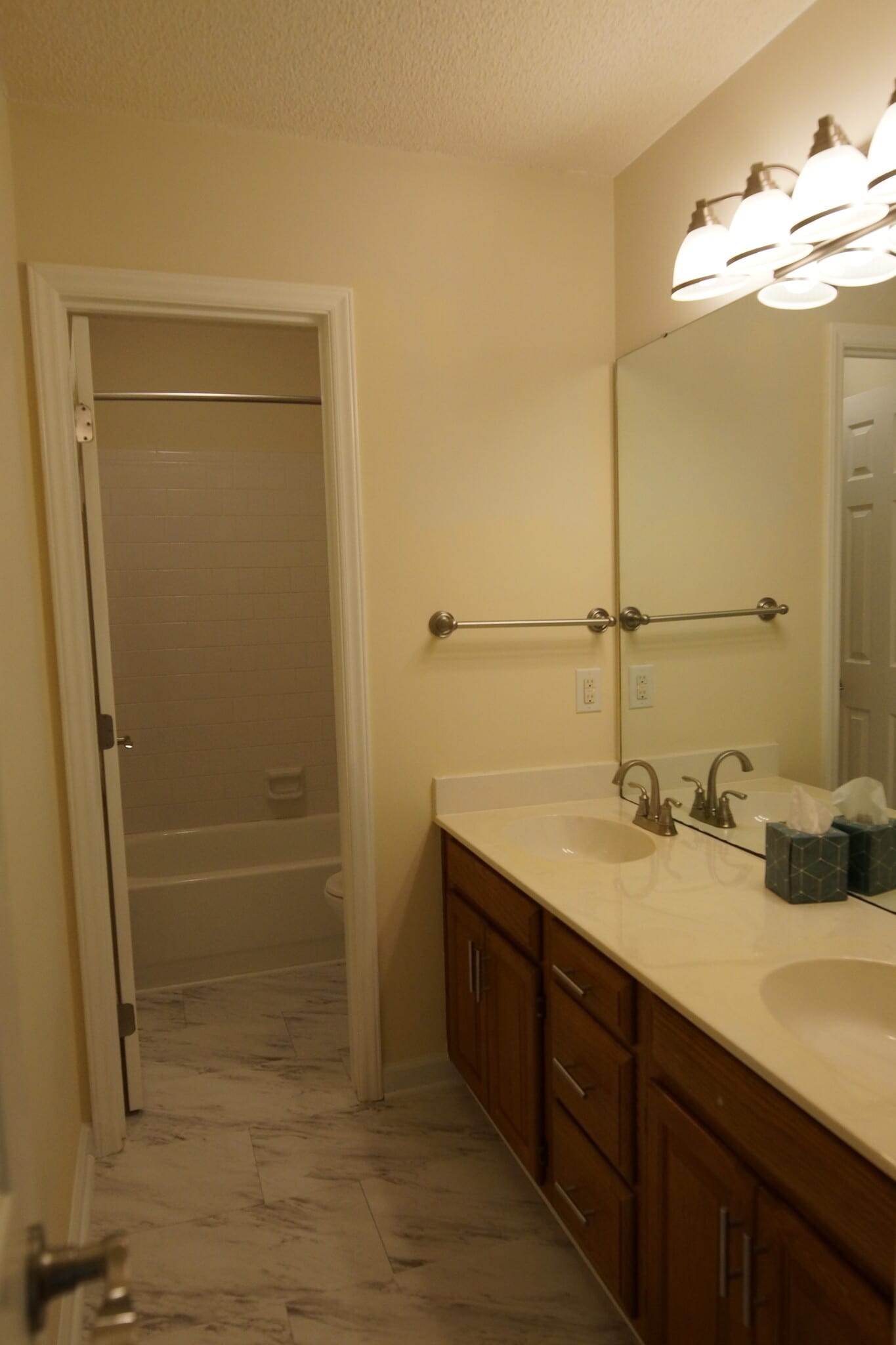 Building Photo - 204 Swiss Lake Dr