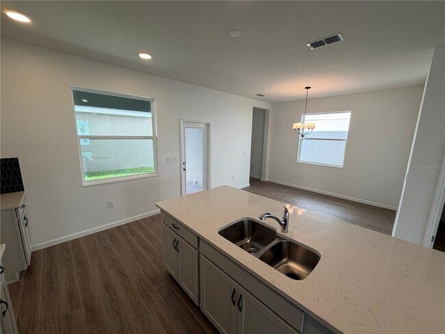 Building Photo - 17334 Beachgrass Aly