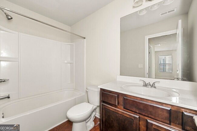 Building Photo - 2411 Oakleaf Cir