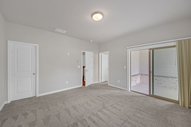 Building Photo - Chic Atlanta Area Townhome