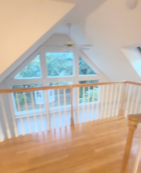 Building Photo - 94 Country Club Dr