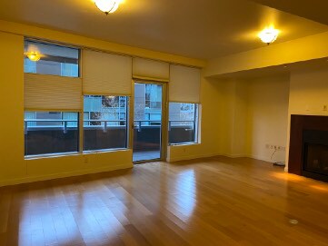 Building Photo - 3570 S River Pky