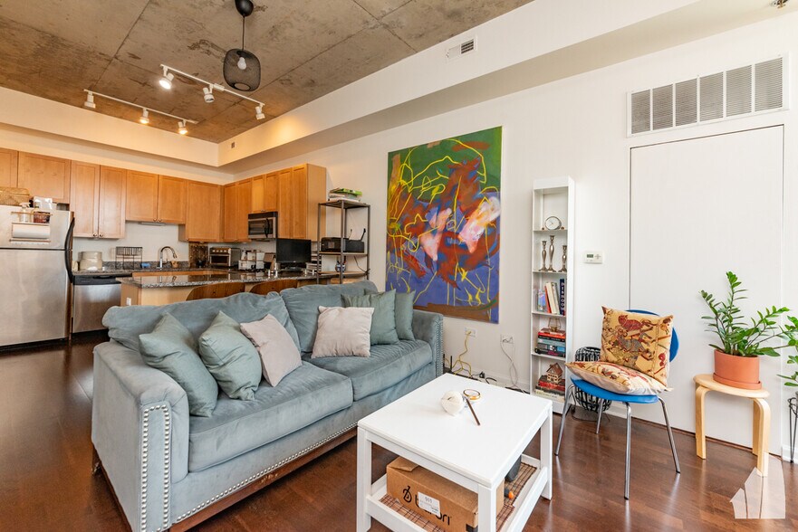 Building Photo - 1464 S Michigan Ave